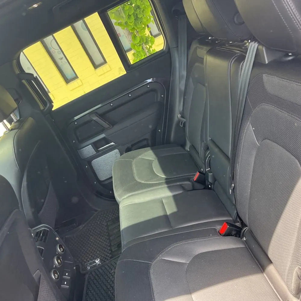 2023 Land Rover Defender 130 X-Dynamic SE