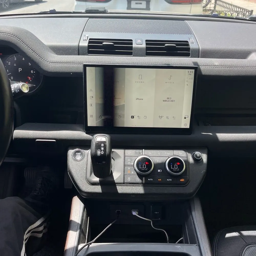 2023 Land Rover Defender 130 X-Dynamic SE