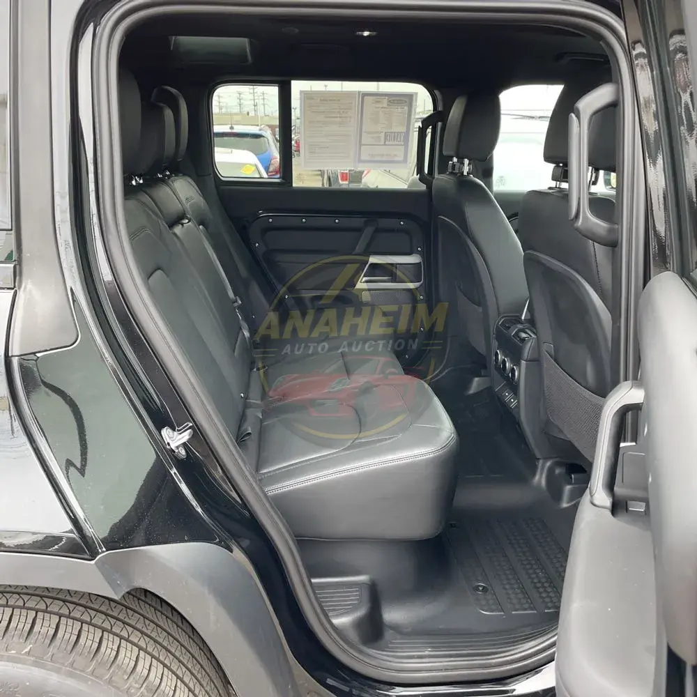 2024 Land Rover Defender 110 P300 S