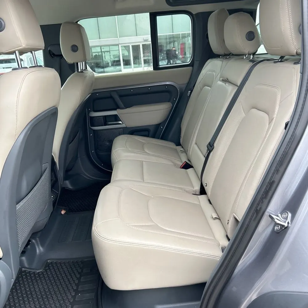 2024 Land Rover Defender 110 P300 S