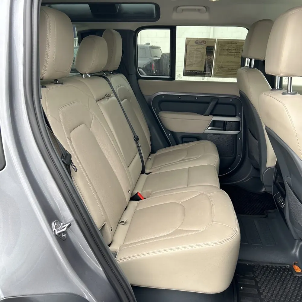 2024 Land Rover Defender 110 P300 S