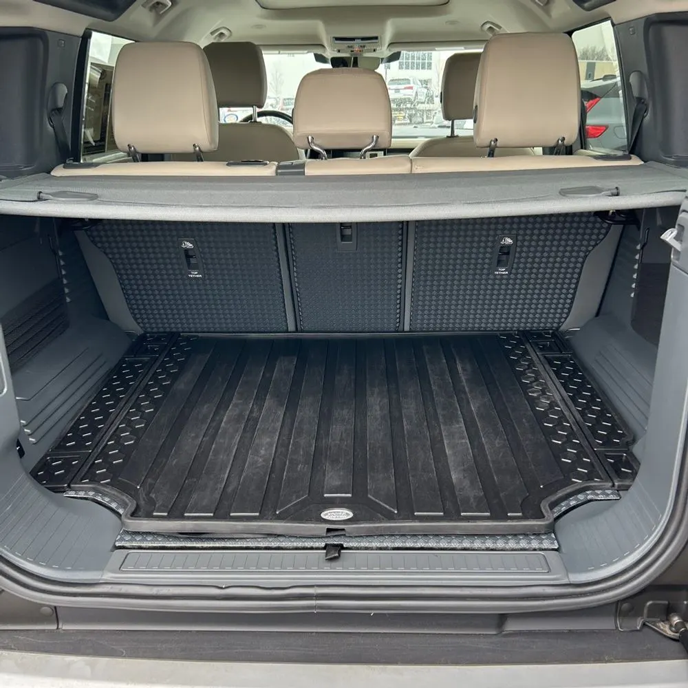 2024 Land Rover Defender 110 P300 S