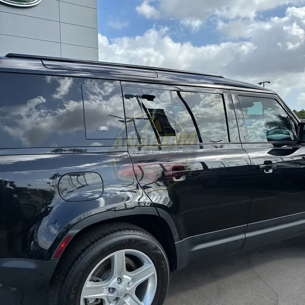 2023 Land Rover Defender 110 SE