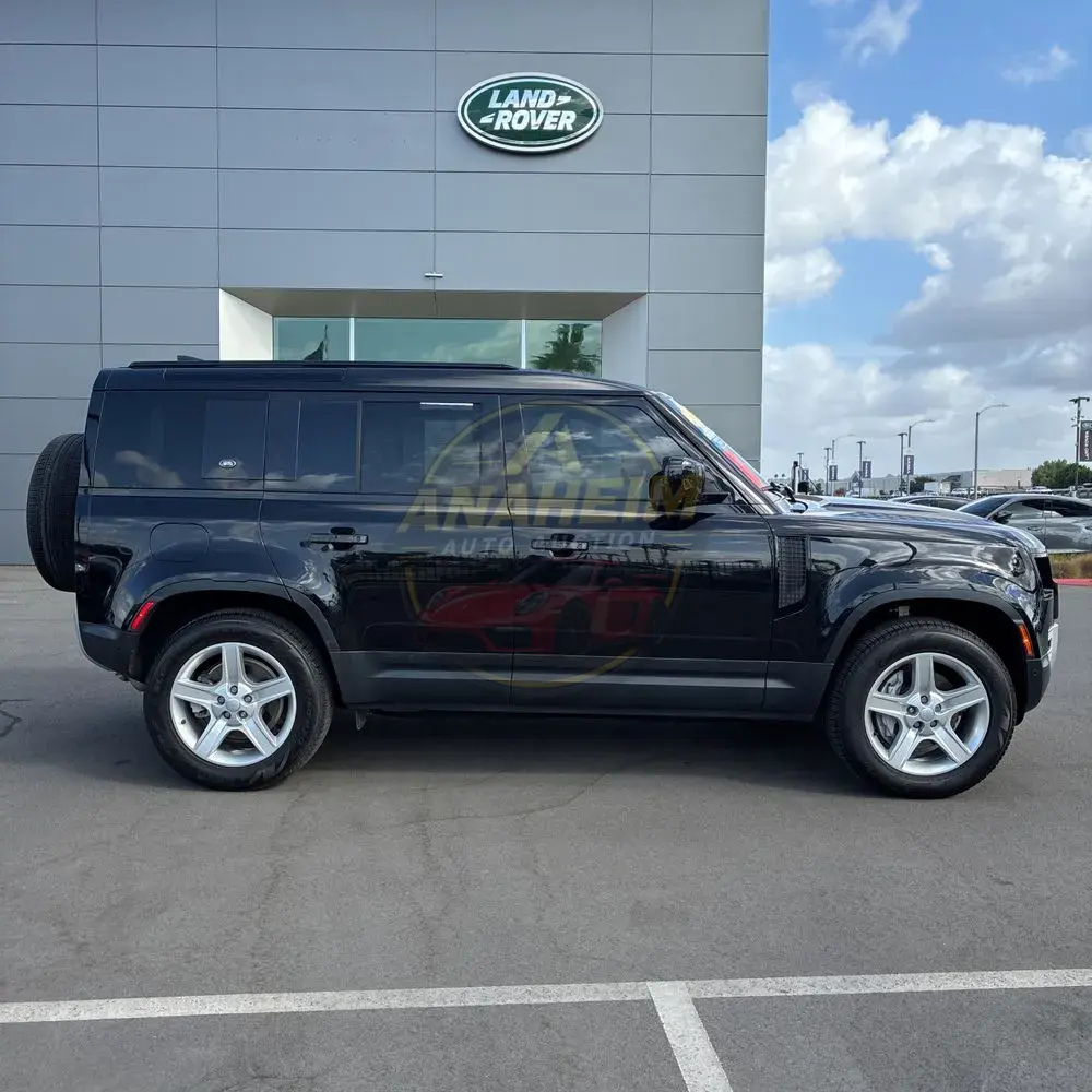 2023 Land Rover Defender 110 SE