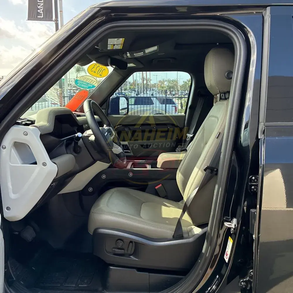 2023 Land Rover Defender 110 SE