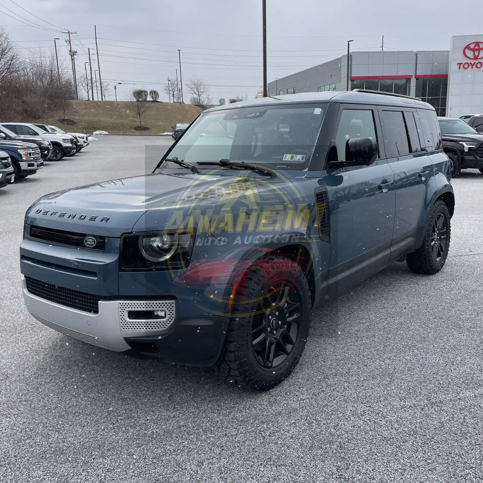 2020 Land Rover Defender 110 SE