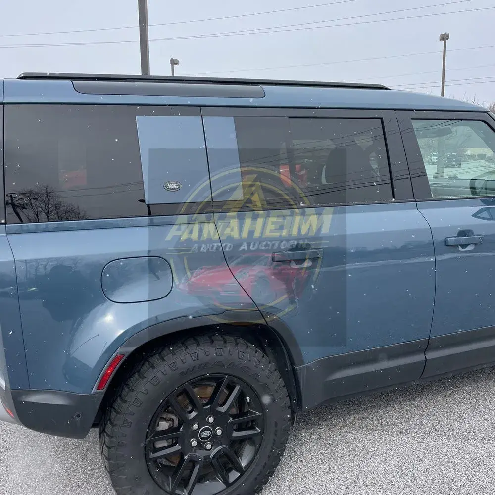 2020 Land Rover Defender 110 SE