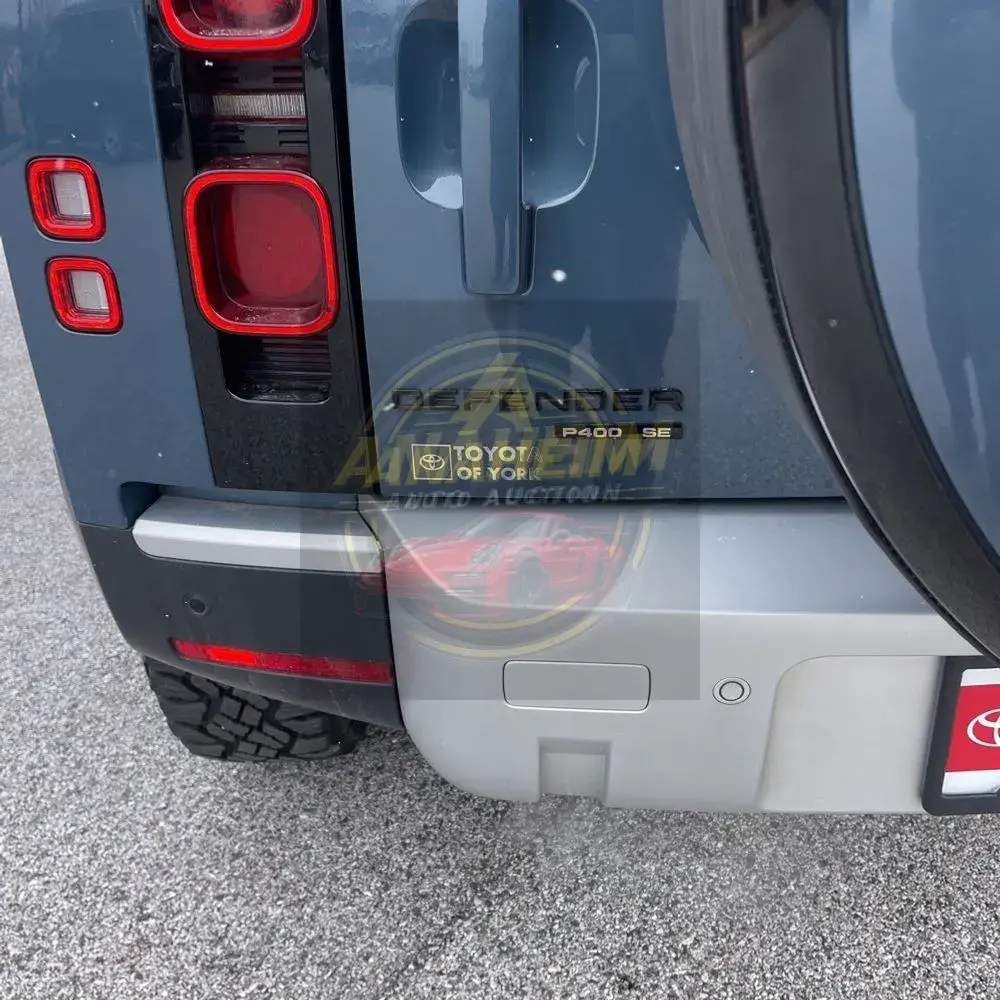 2020 Land Rover Defender 110 SE