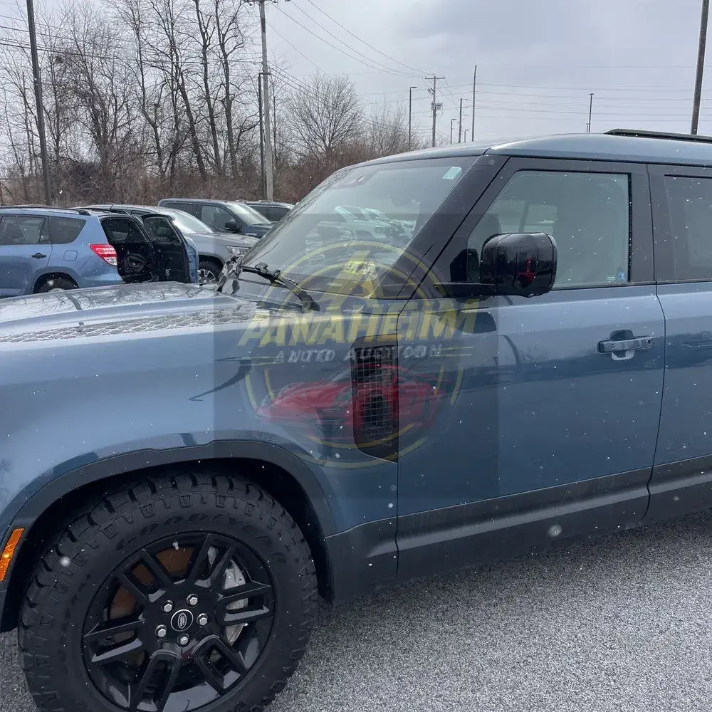 2020 Land Rover Defender 110 SE