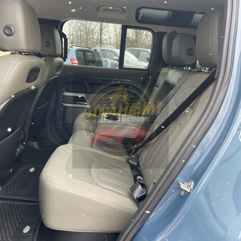 2020 Land Rover Defender 110 SE