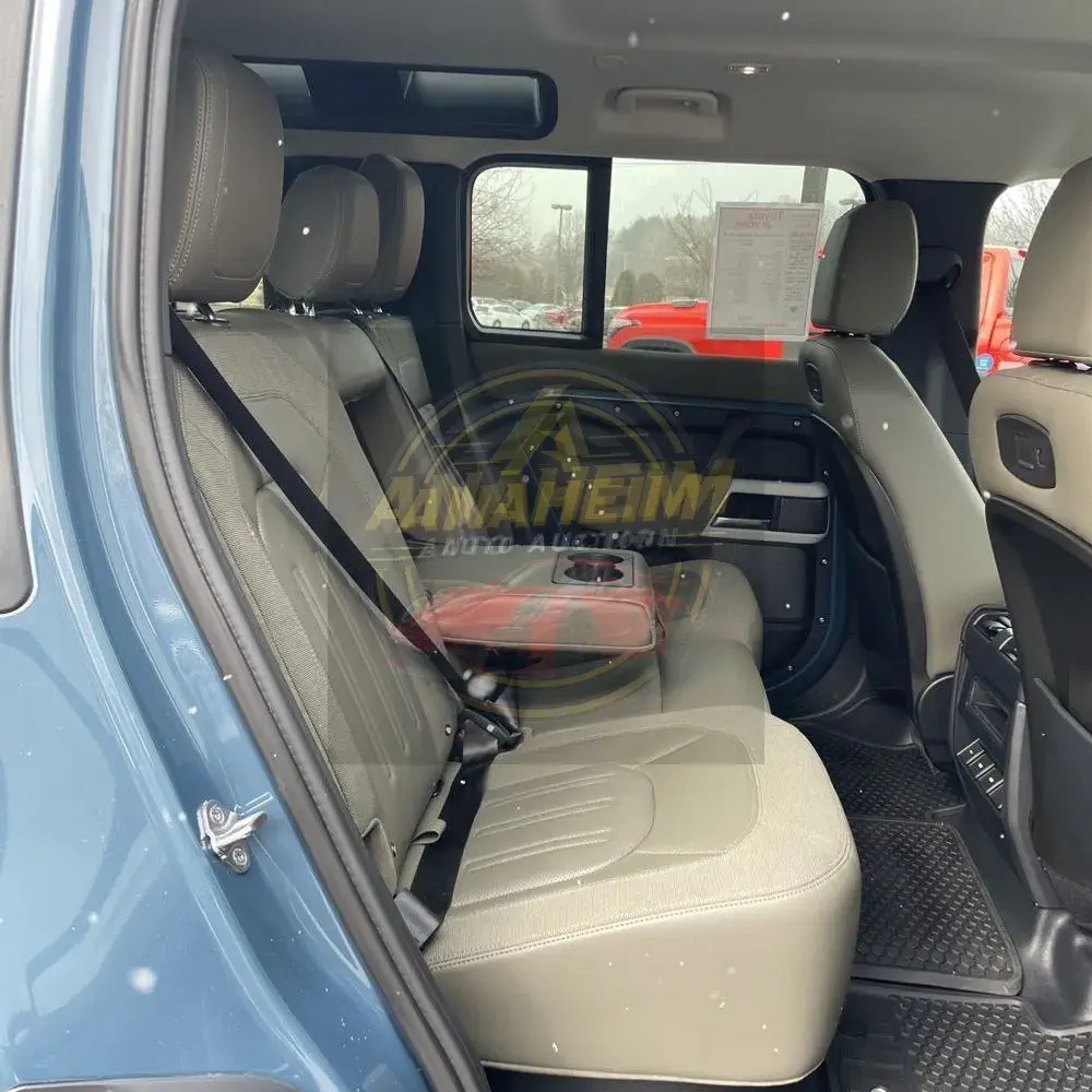 2020 Land Rover Defender 110 SE