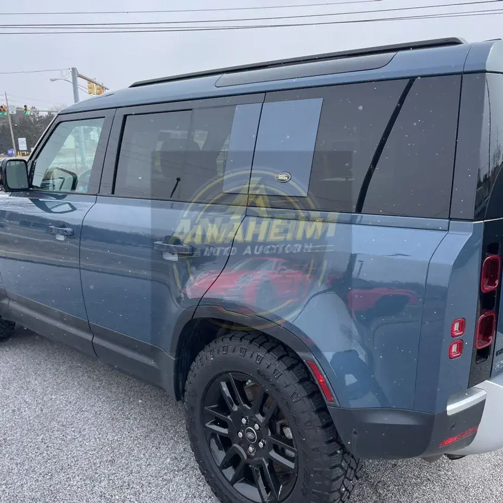 2020 Land Rover Defender 110 SE