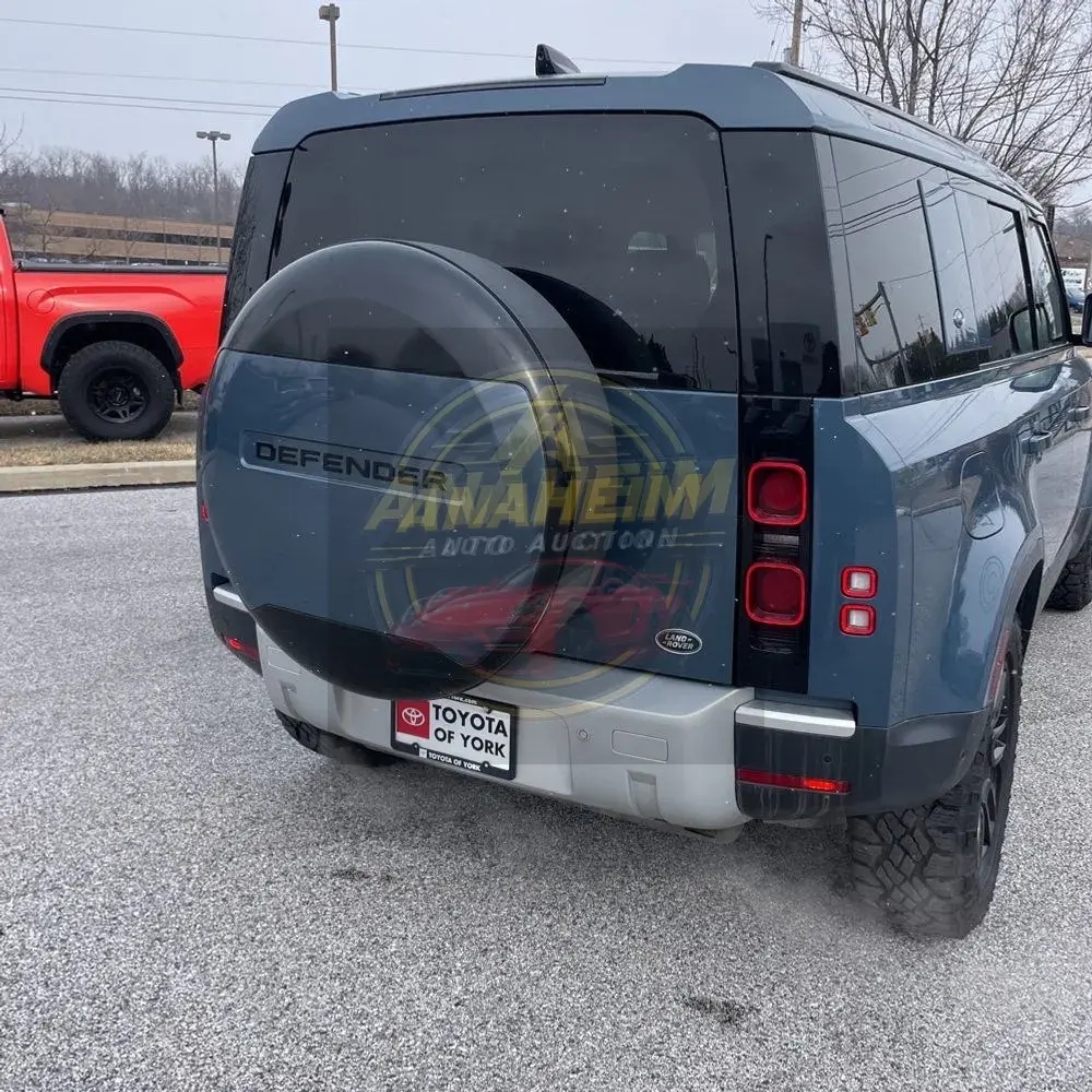 2020 Land Rover Defender 110 SE