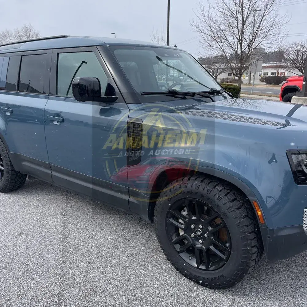 2020 Land Rover Defender 110 SE