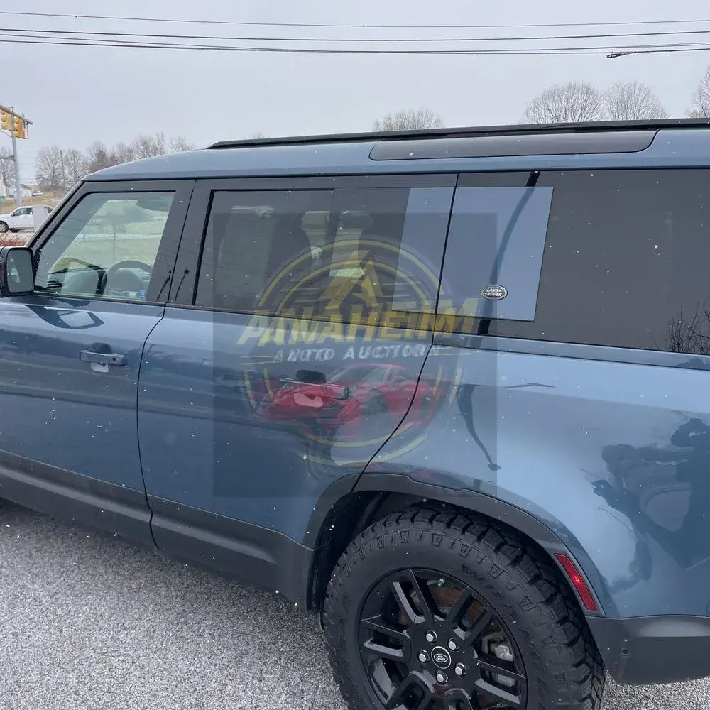 2020 Land Rover Defender 110 SE