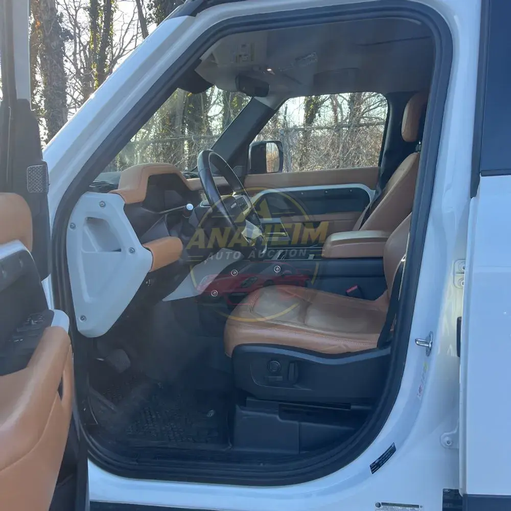 2023 Land Rover Defender 110 SE