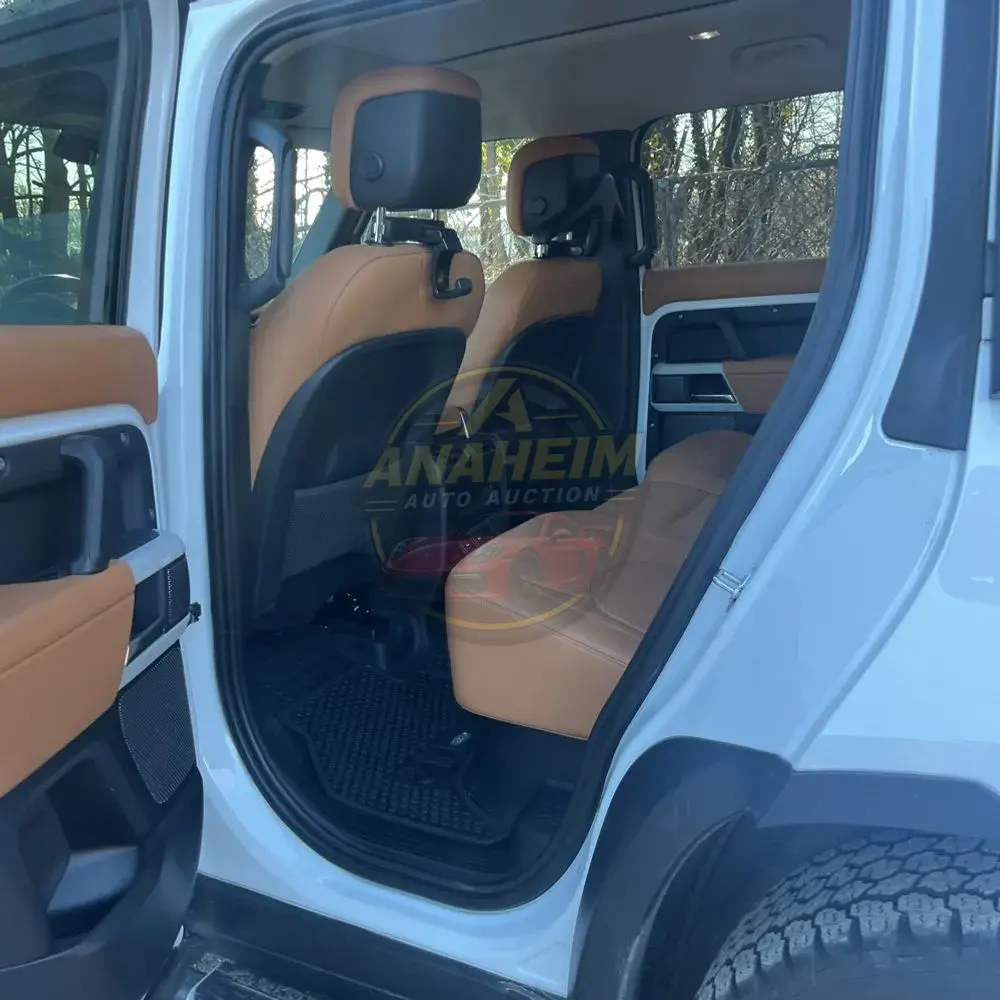 2023 Land Rover Defender 110 SE