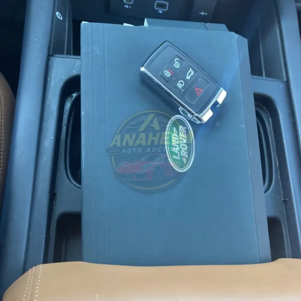 2023 Land Rover Defender 110 SE