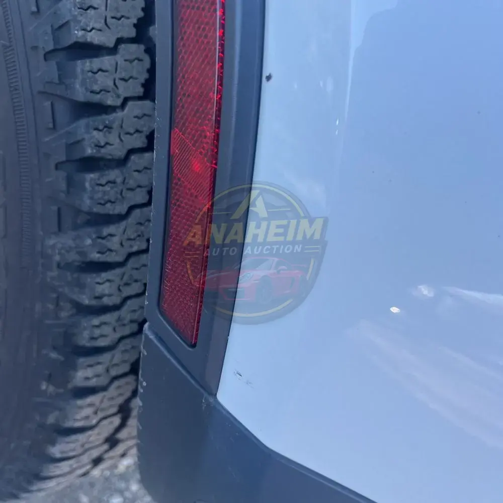 2023 Land Rover Defender 110 SE