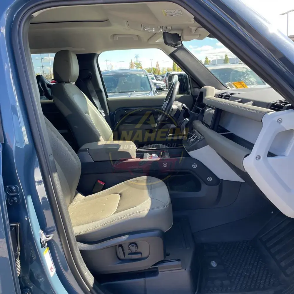 2020 Land Rover Defender 110 SE