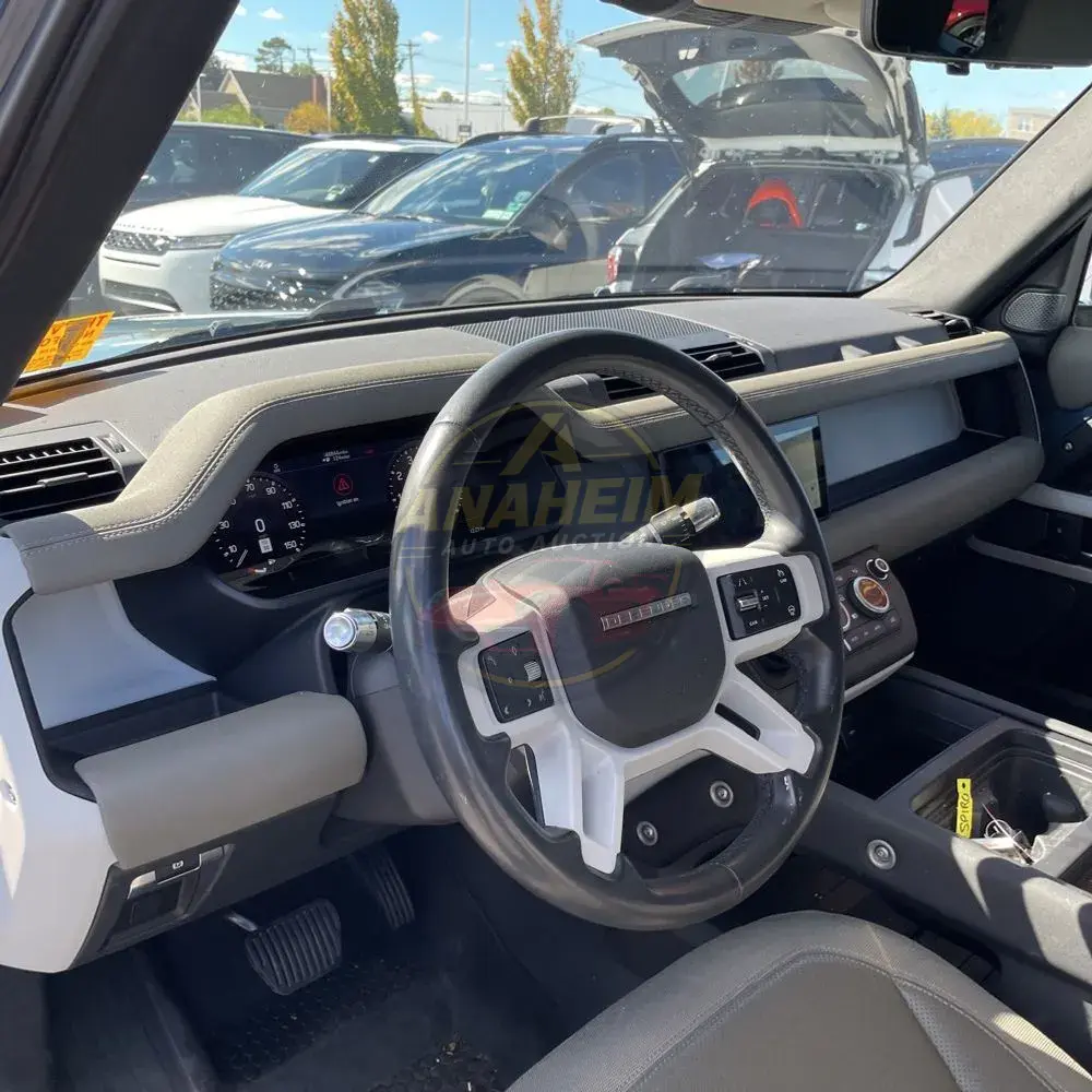 2020 Land Rover Defender 110 SE