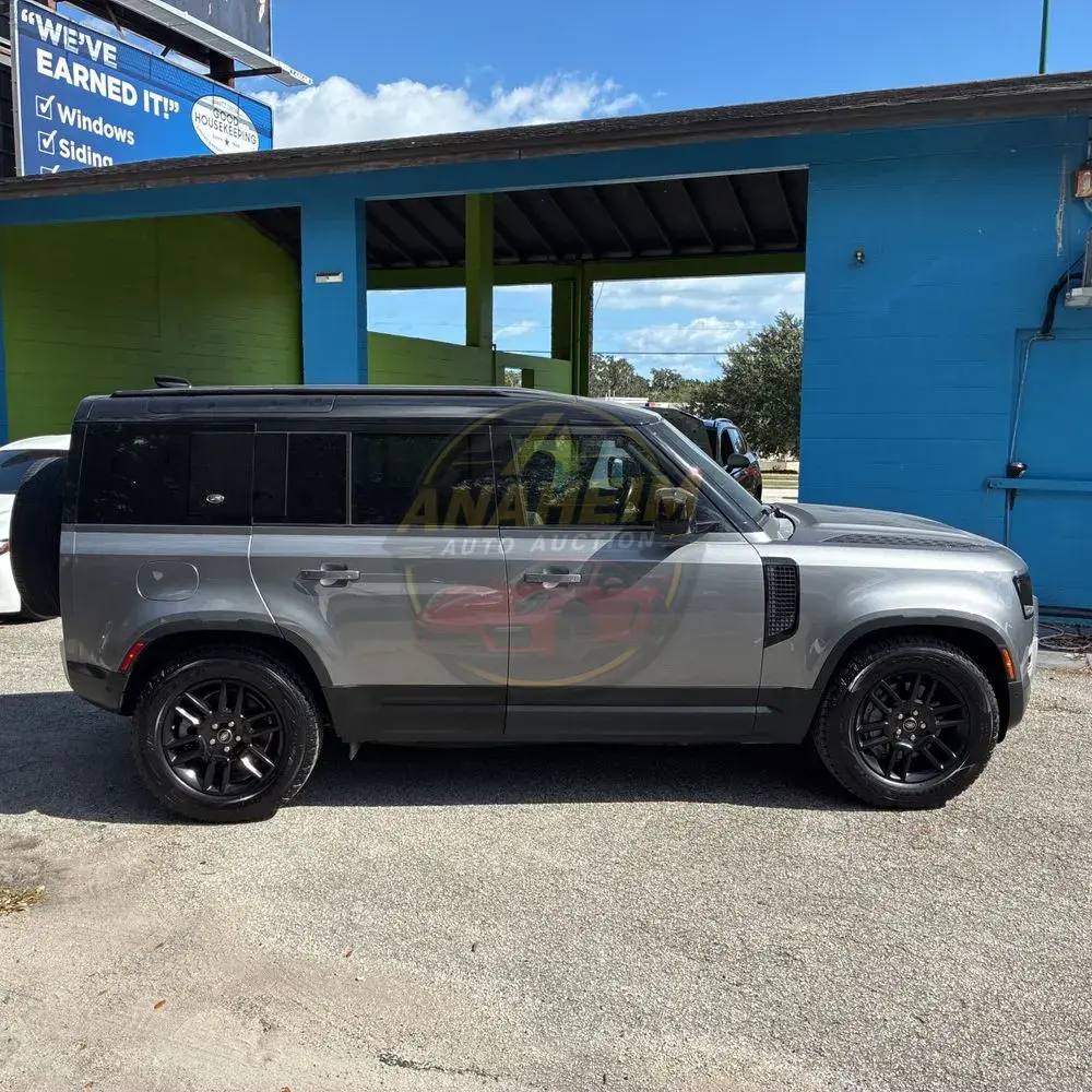 2021 Land Rover Defender 110 SE