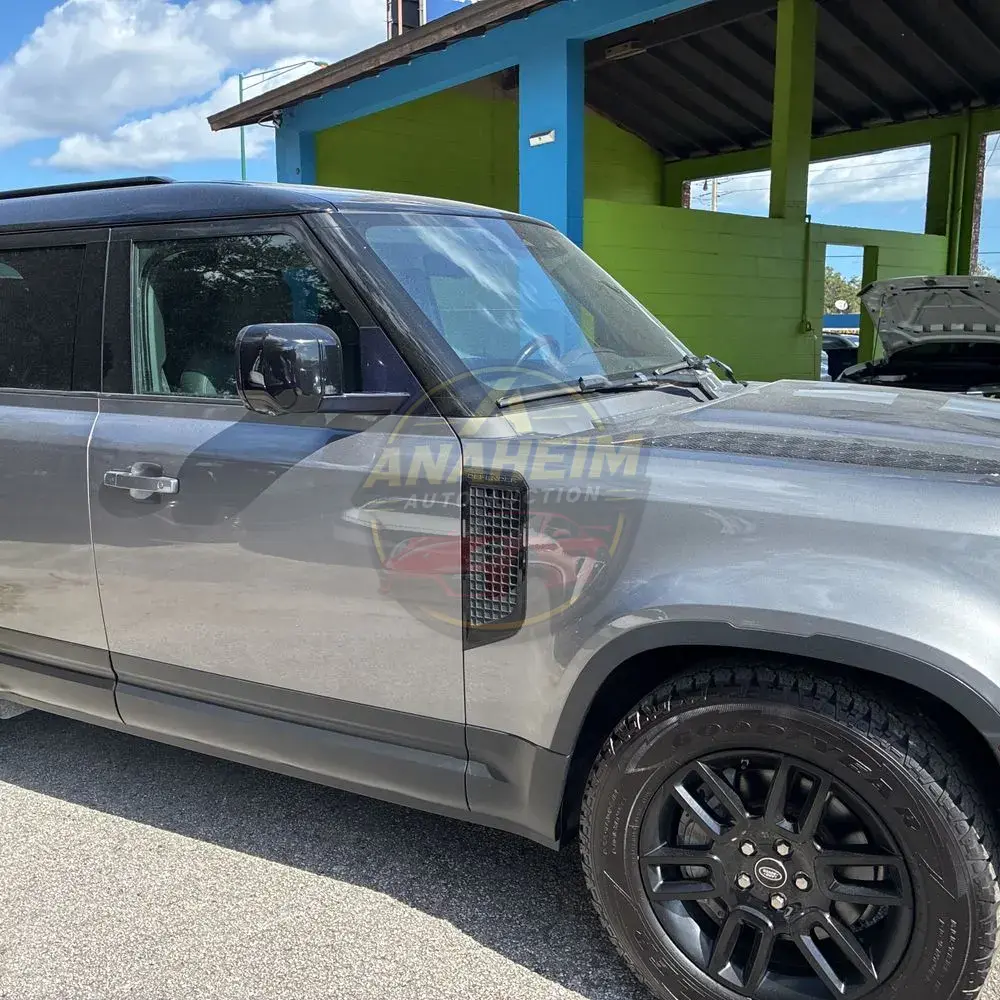 2021 Land Rover Defender 110 SE