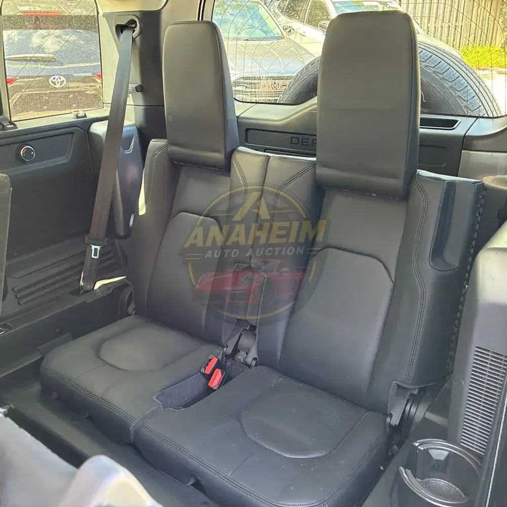 2021 Land Rover Defender 110 SE