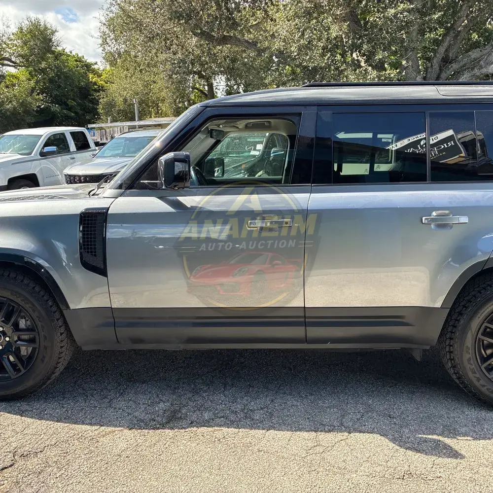 2021 Land Rover Defender 110 SE