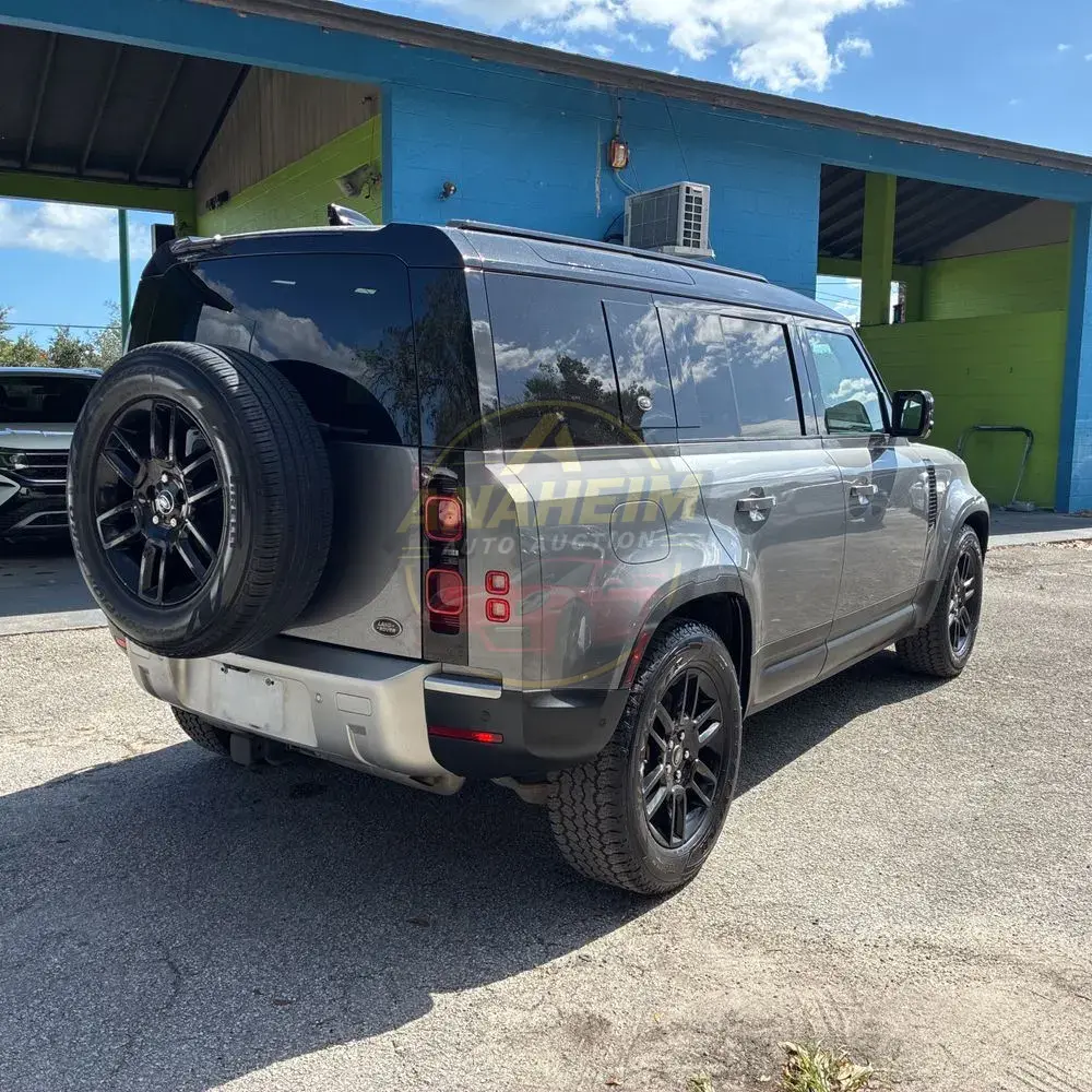 2021 Land Rover Defender 110 SE