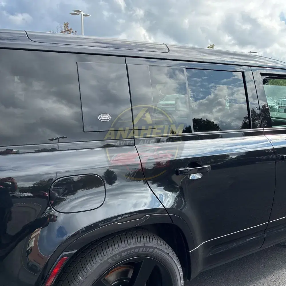 2023 Land Rover Defender 110 V8