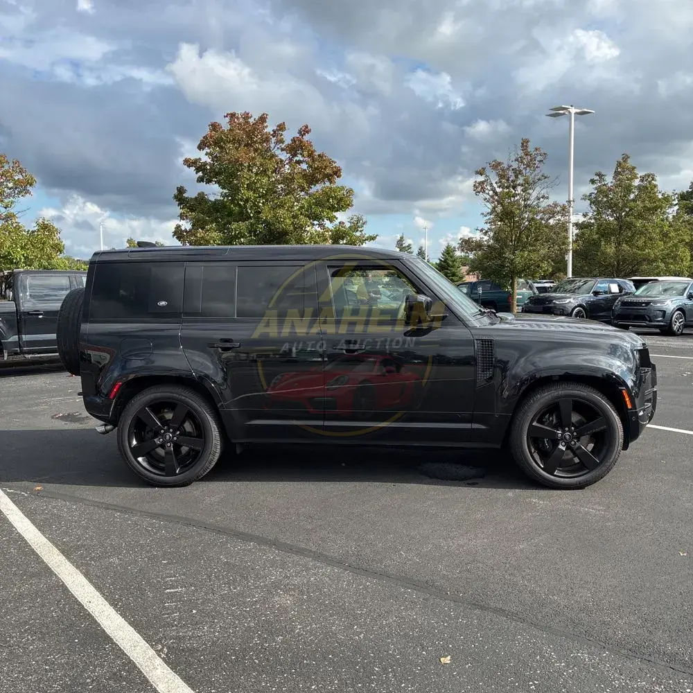 2023 Land Rover Defender 110 V8