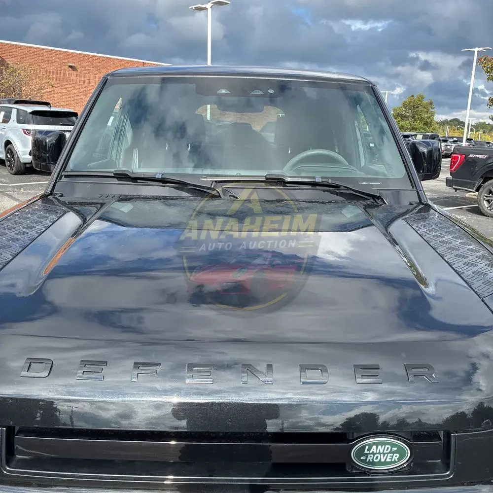 2023 Land Rover Defender 110 V8
