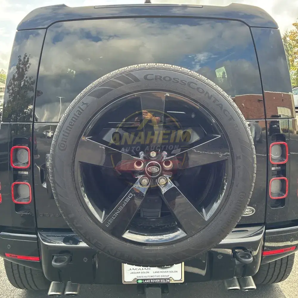 2023 Land Rover Defender 110 V8