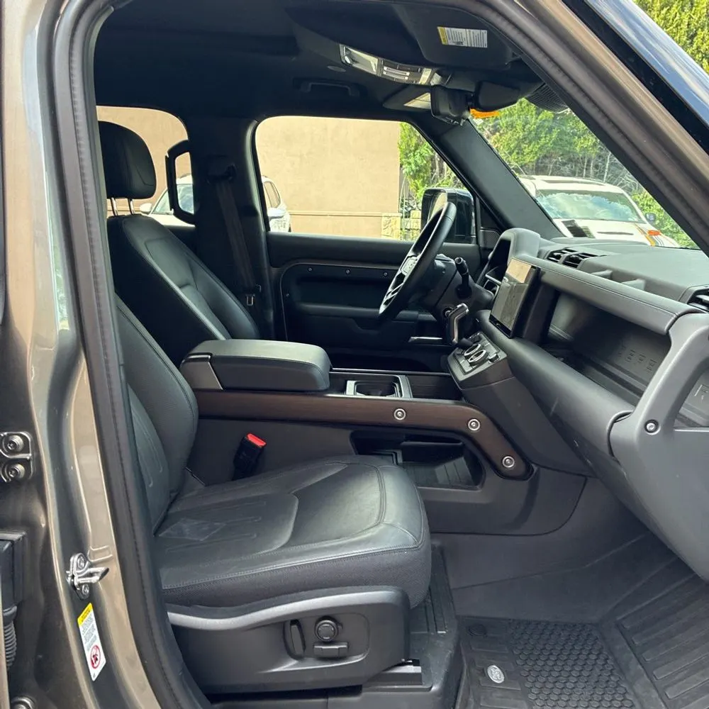 2024 Land Rover Defender 110 P400 X