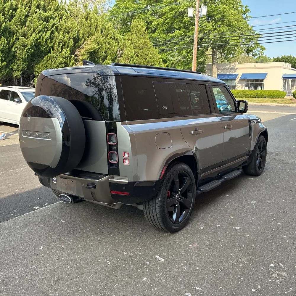 2024 Land Rover Defender 110 P400 X