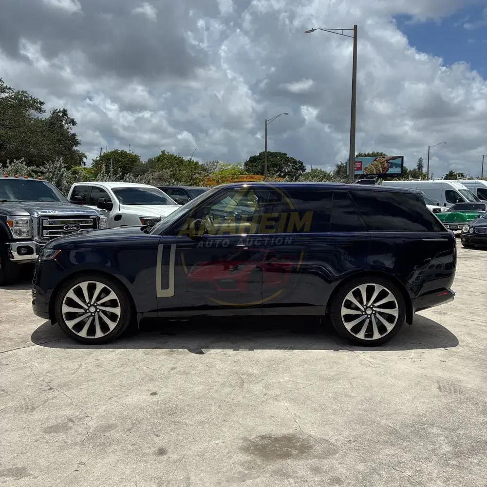 2023 Land Rover Range Rover P530 SE