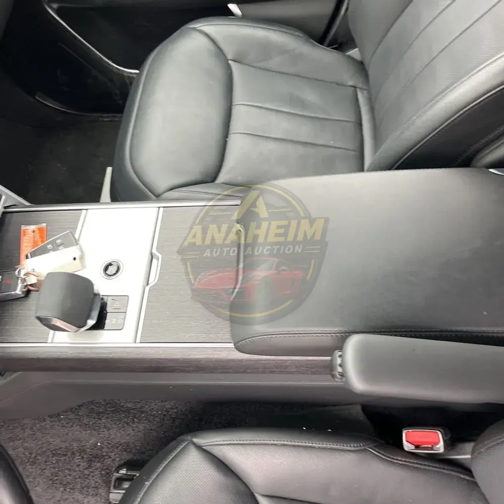 2024 Land Rover Range Rover P530 SE