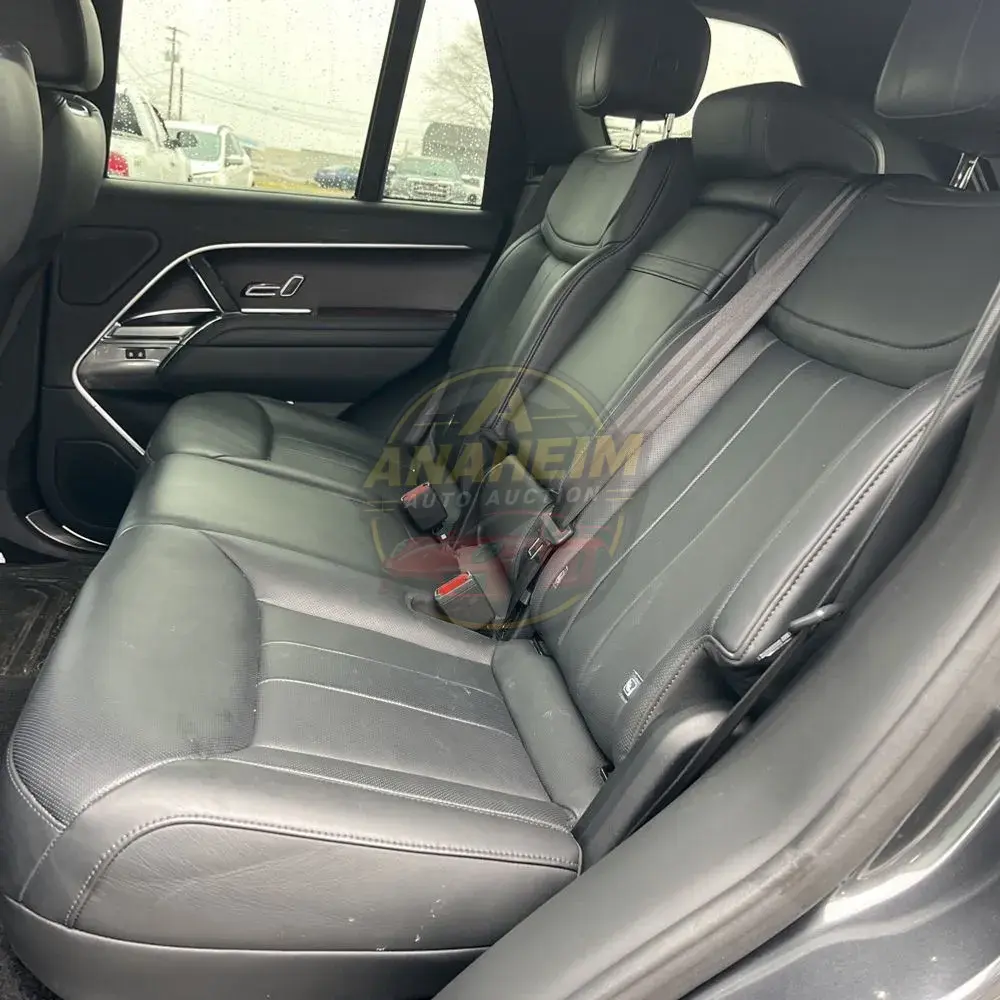 2024 Land Rover Range Rover P530 SE