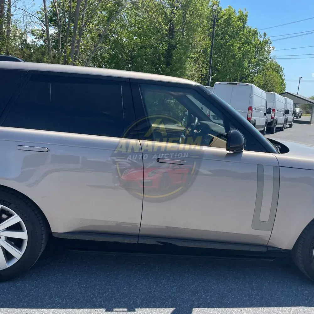 2023 Land Rover Range Rover P440e SE