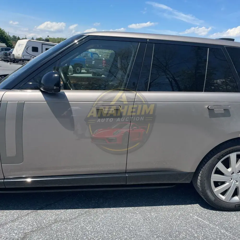 2023 Land Rover Range Rover P440e SE