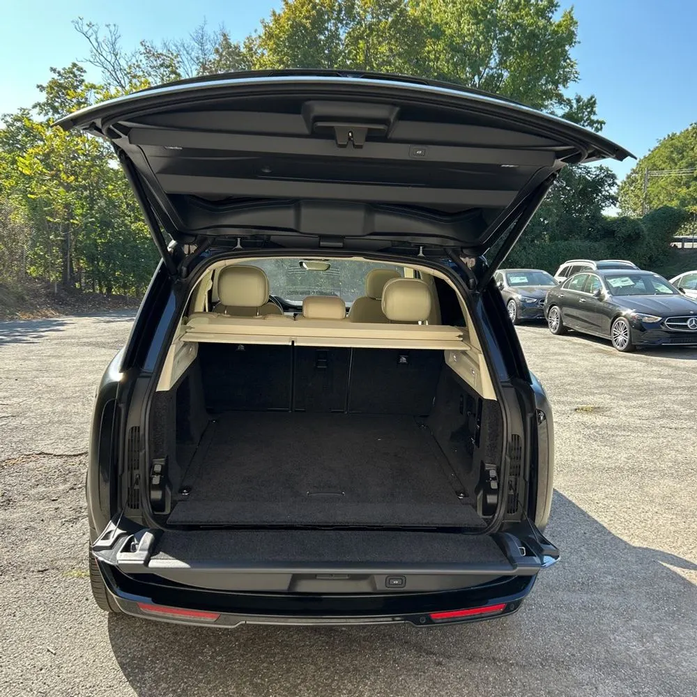 2023 Land Rover Range Rover SE