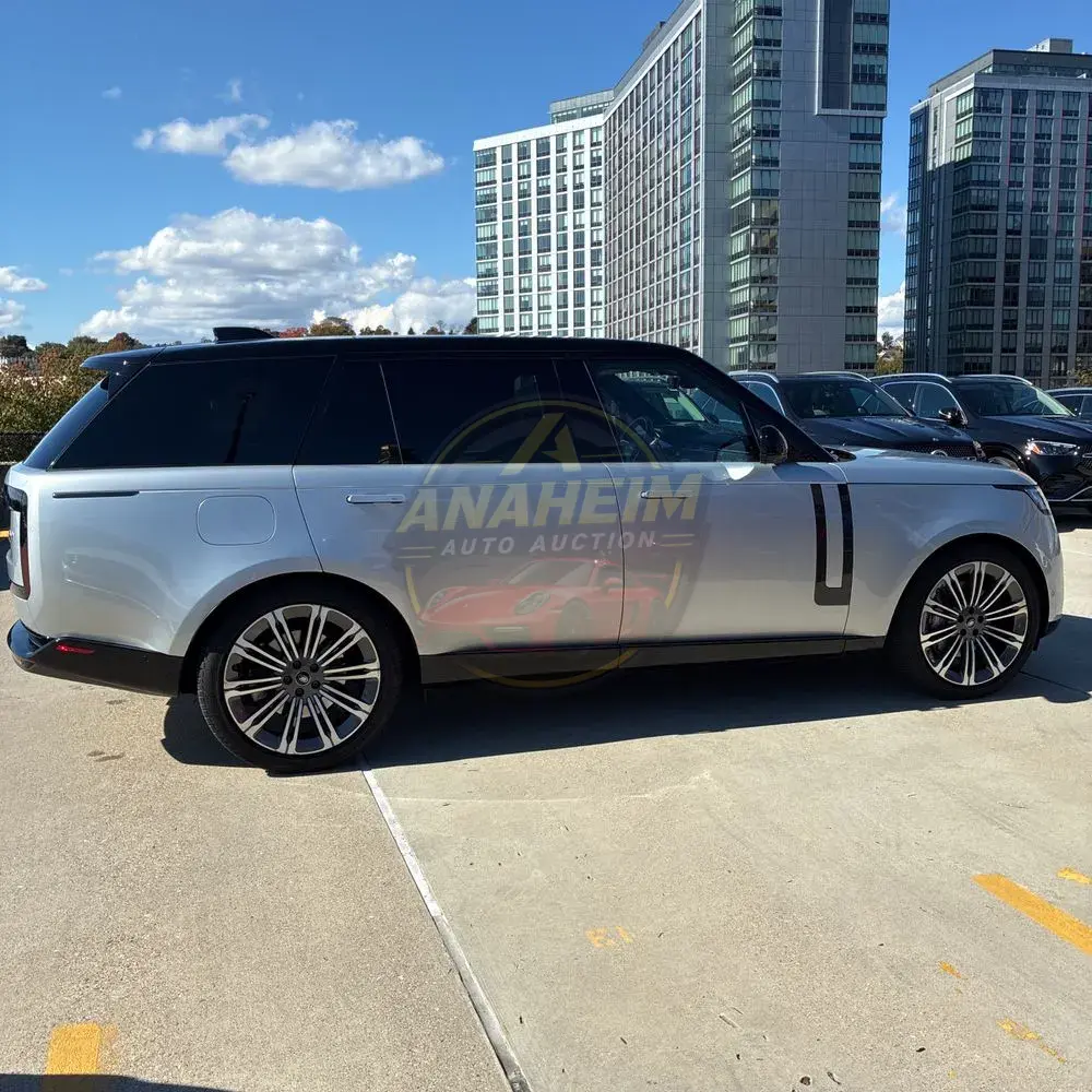 2023 Land Rover Range Rover P530 SE LWB