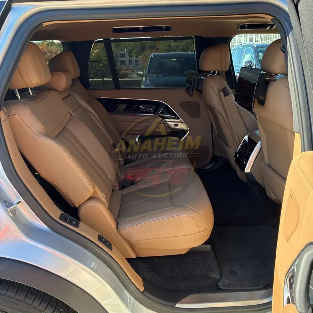 2023 Land Rover Range Rover P530 SE LWB