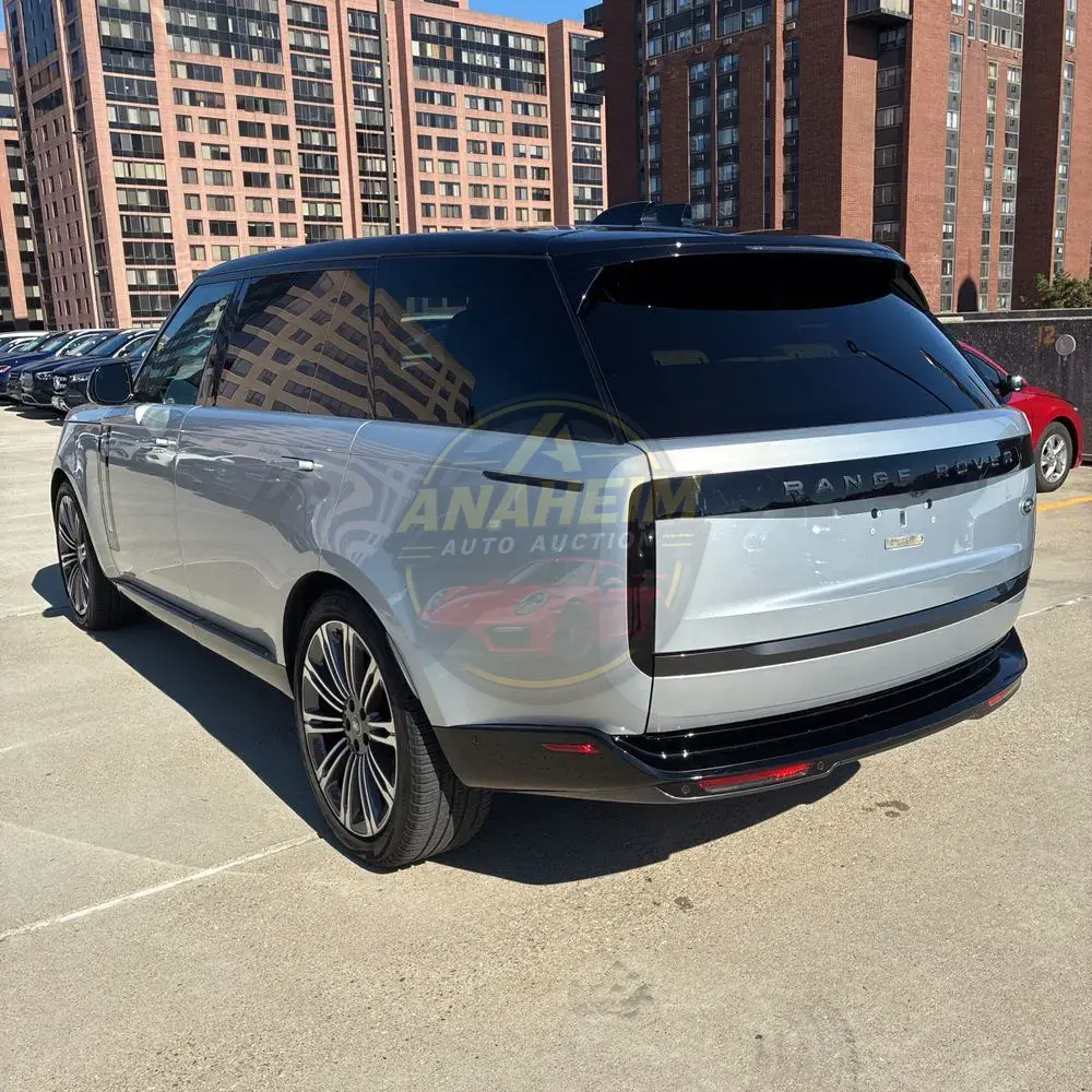 2023 Land Rover Range Rover P530 SE LWB