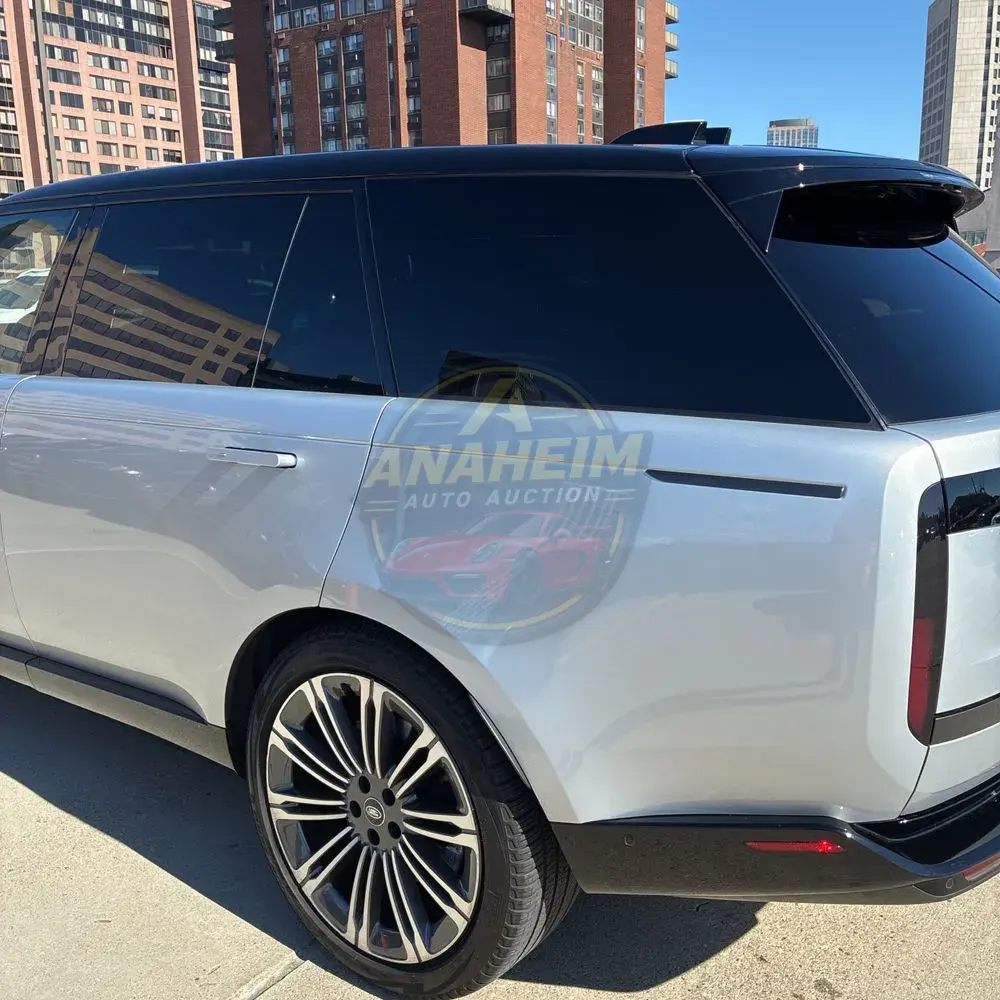 2023 Land Rover Range Rover P530 SE LWB