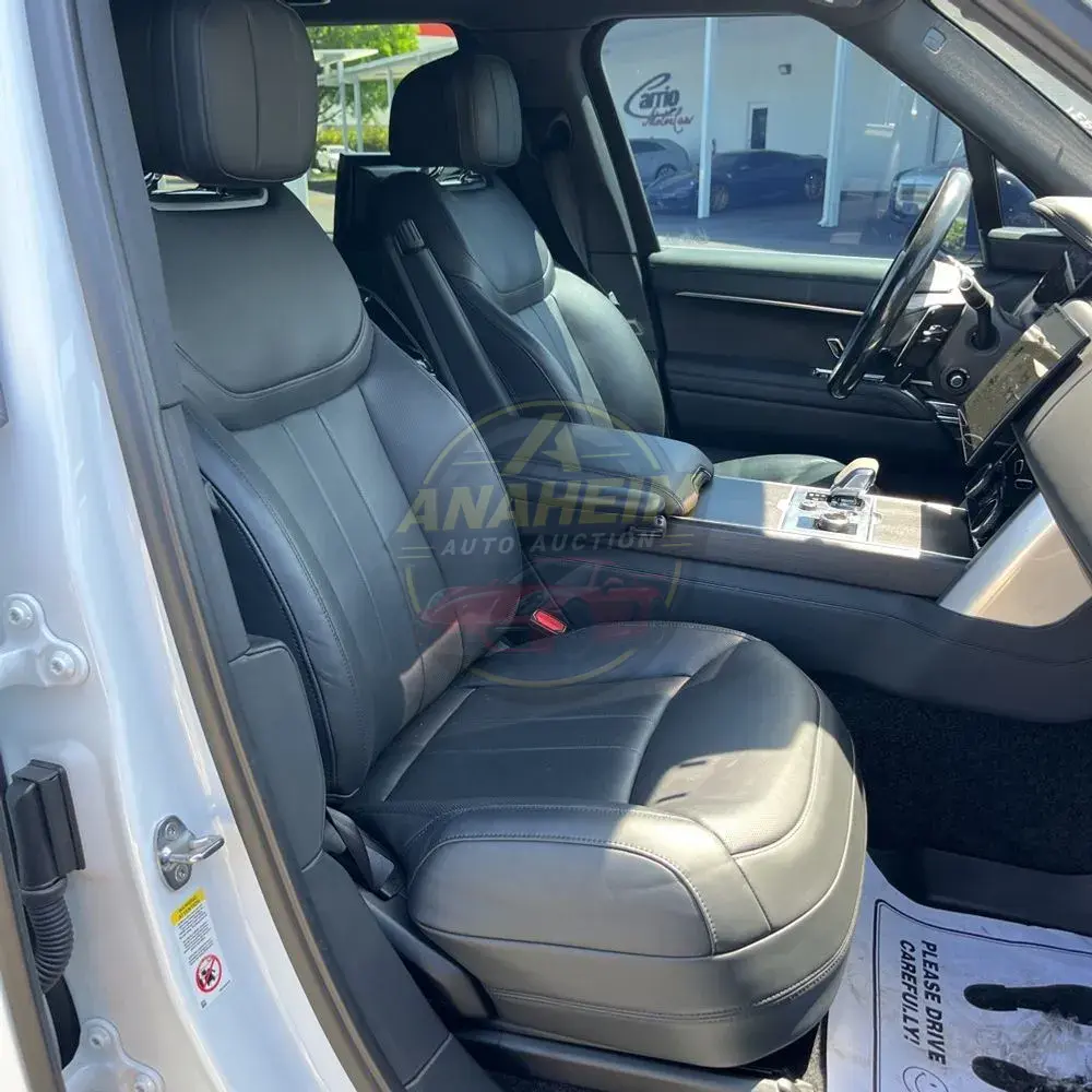 2023 Land Rover Range Rover P530 SE LWB