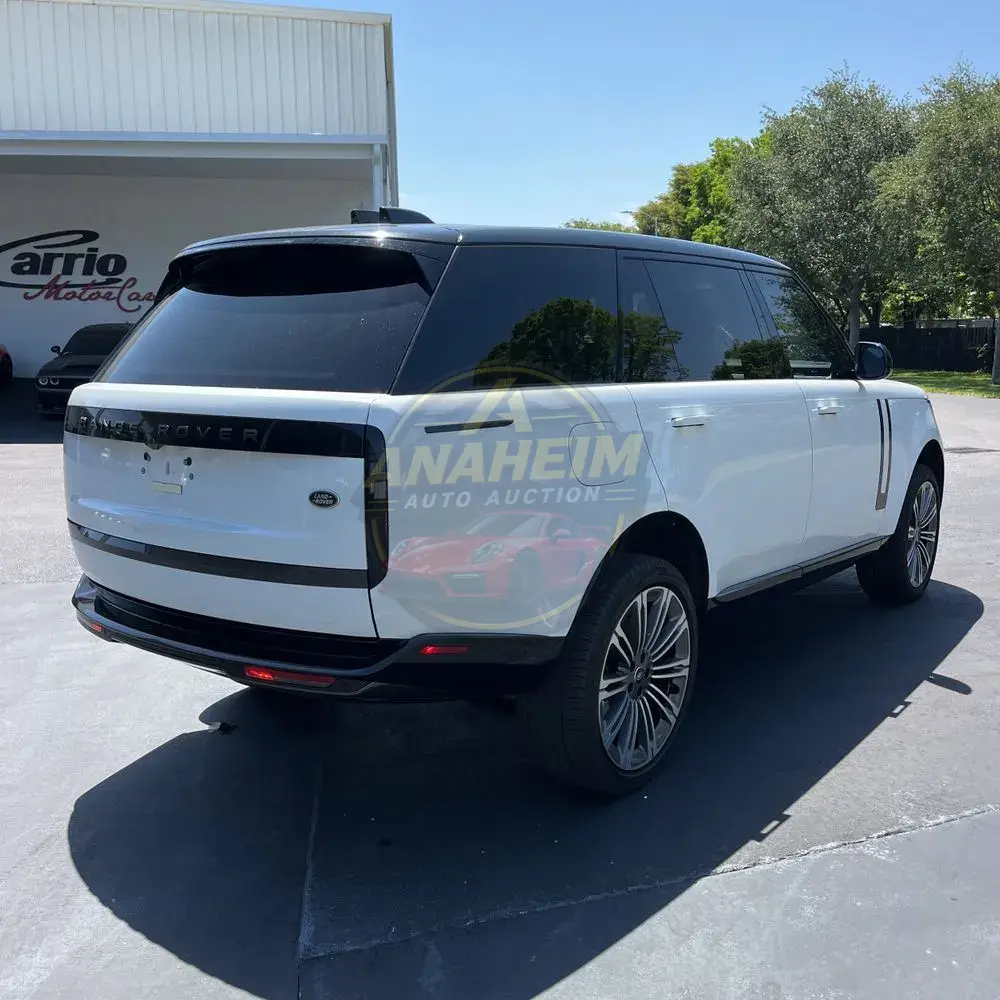 2023 Land Rover Range Rover P530 SE LWB