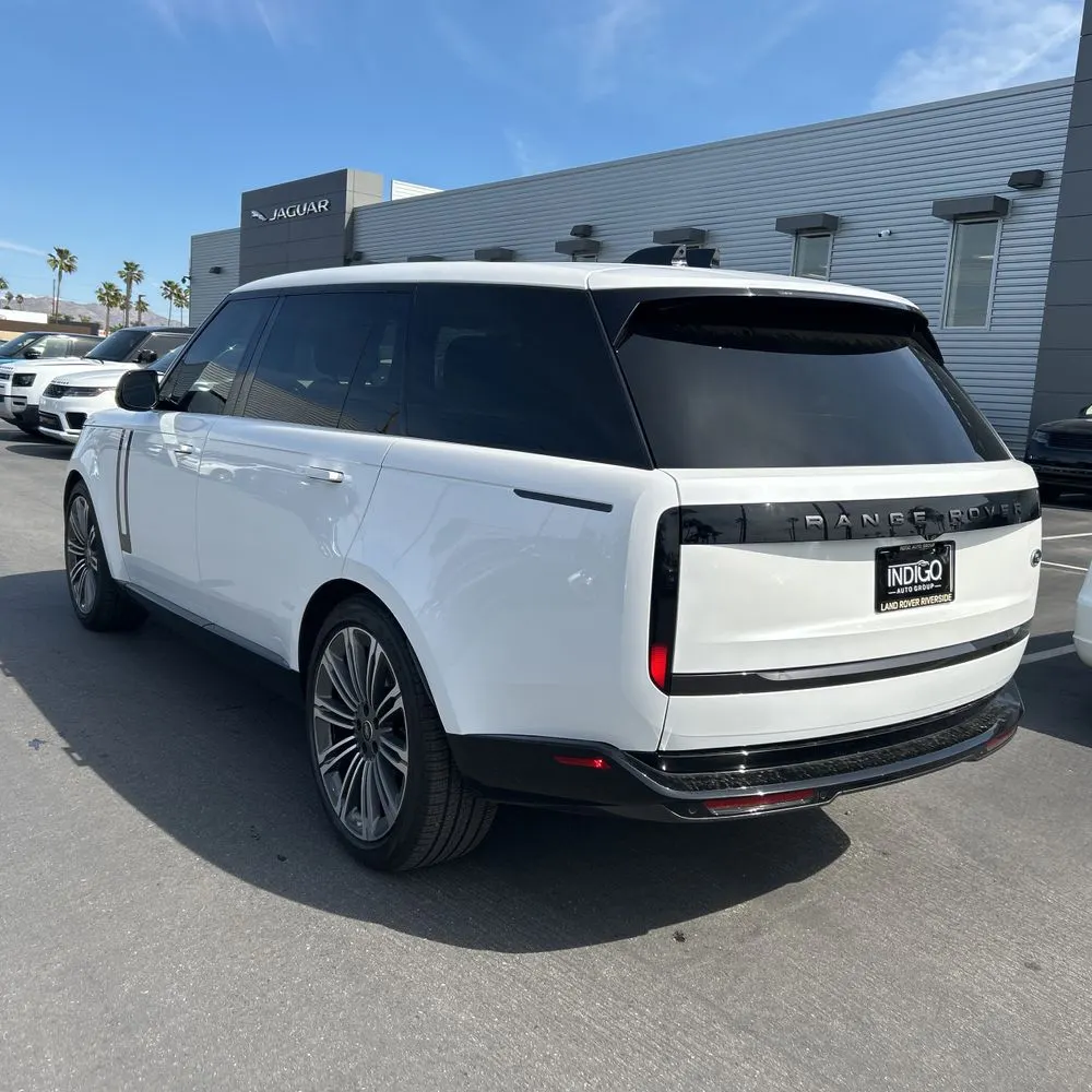 2023 Land Rover Range Rover P530 SE LWB