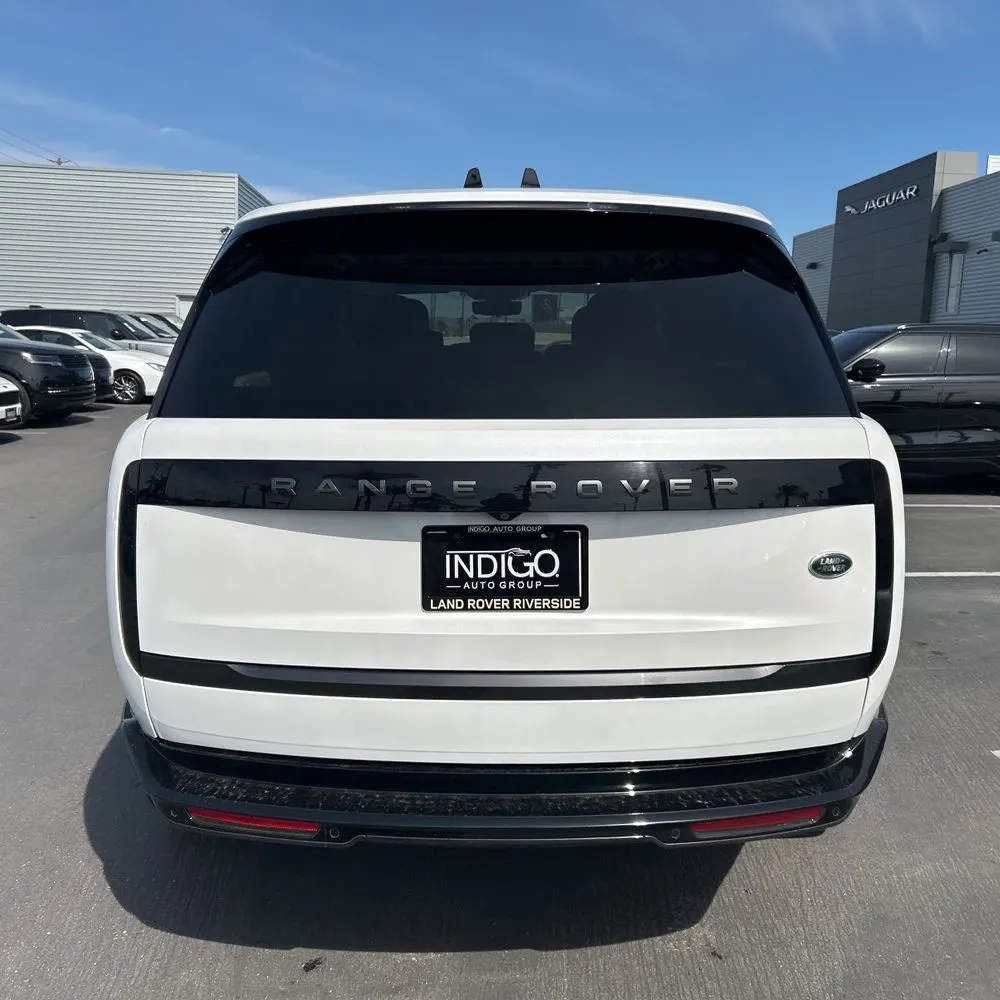 2023 Land Rover Range Rover P530 SE LWB